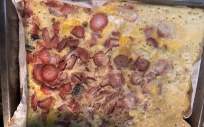 Gâteau à la poêle aux fraises et pommes